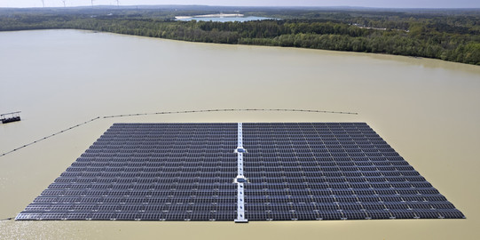 Fotovoltaikanlage auf Halterner-Stausee.